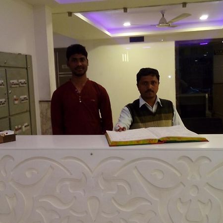 Hotel Grand Shyam- In Front Of New Delhi Railway Station-Couple Friendly ניו דלהי מראה חיצוני תמונה